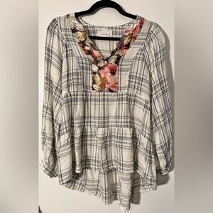 Anthropologie Darlene Plaid Peasant Blouse – Size XS, Black & White Gold